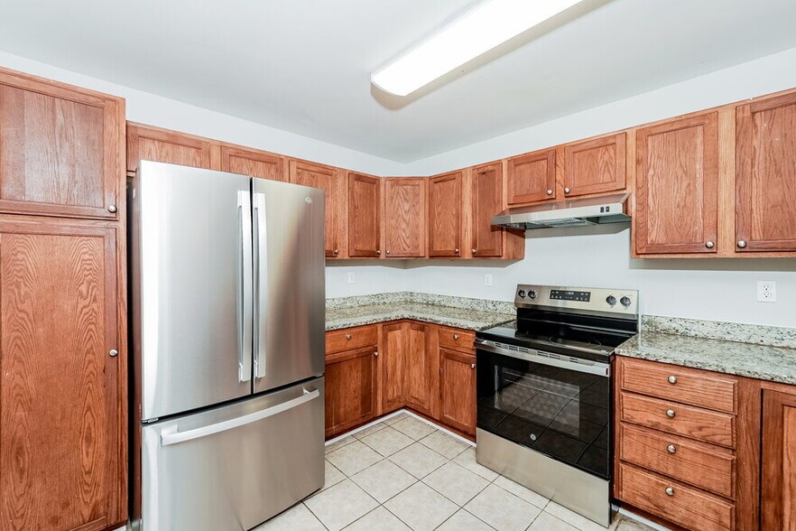 Building Photo - 705 13th Ct NW