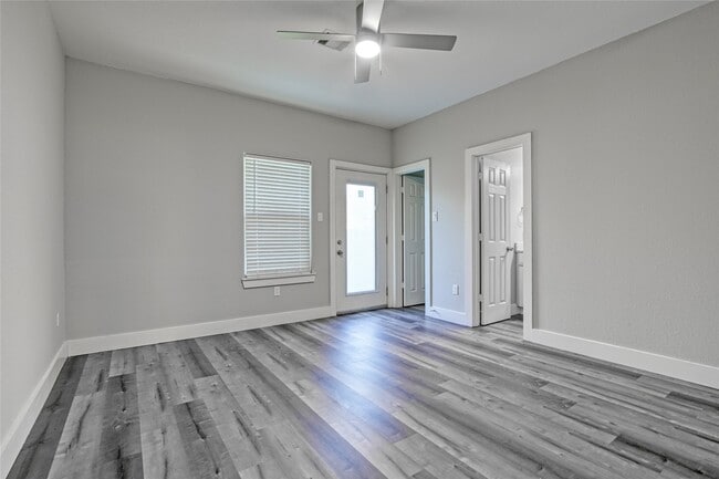 Building Photo - 9306 Bean St