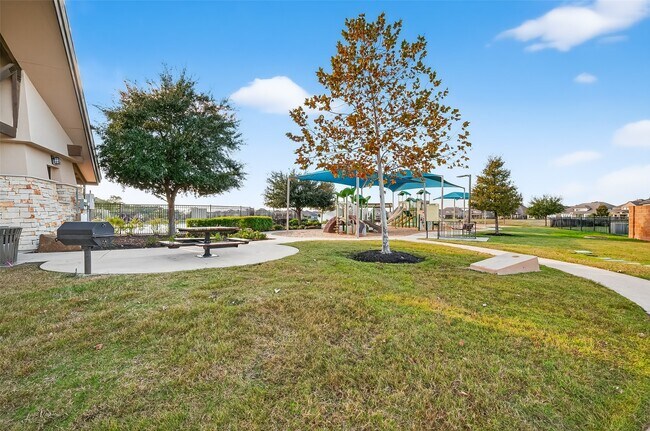 Building Photo - 5403 Tourmaline Wy