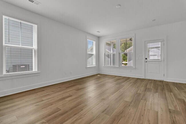 Building Photo - 110 Crimson St