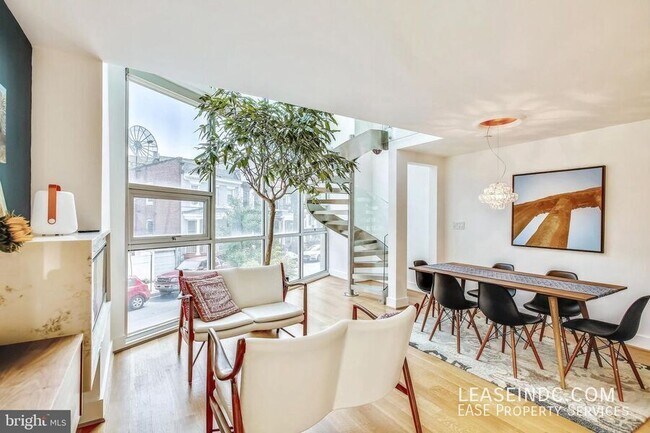 Primary Photo - 3240 Hiatt Pl NW