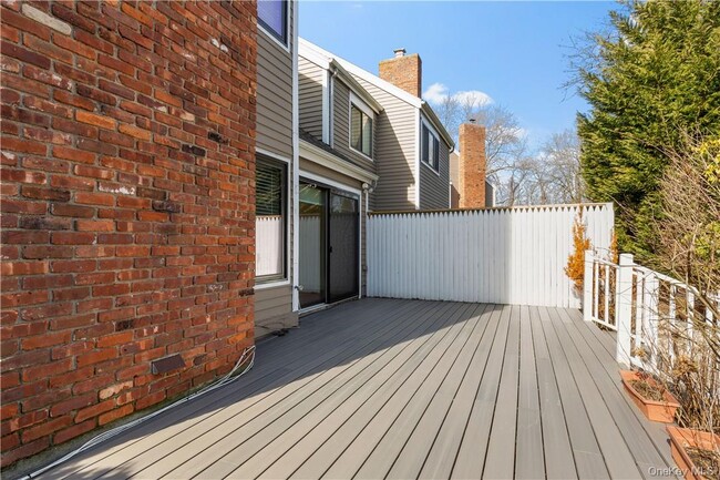 Building Photo - 50 Pondview Rd