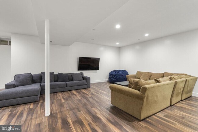 Building Photo - 17601 Crystal Spring Terrace