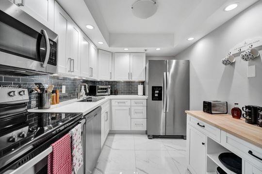 Building Photo - 20515 E Country Club Dr