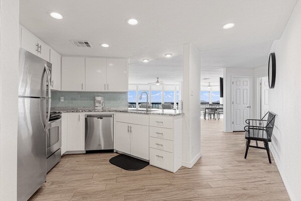 Building Photo - 15002 Windward Dr