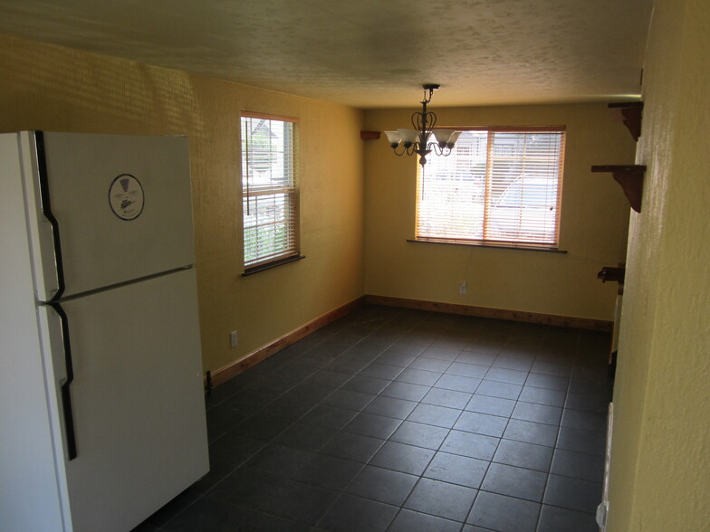 Dining room - 7605 Robinson Way