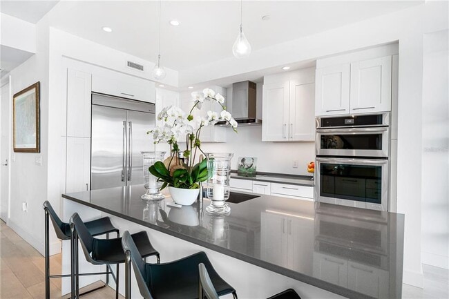 Building Photo - 1155 N Gulfstream Ave