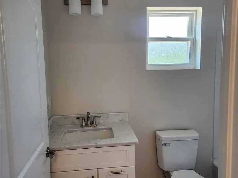 Building Photo - 9258 Chestnut Ct