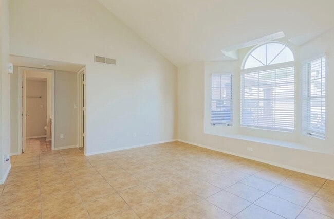 Building Photo - 5829 S 42nd St