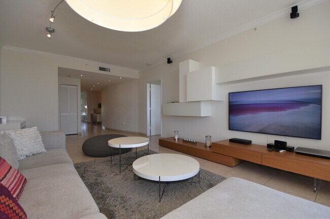 Building Photo - 707 Crandon Blvd