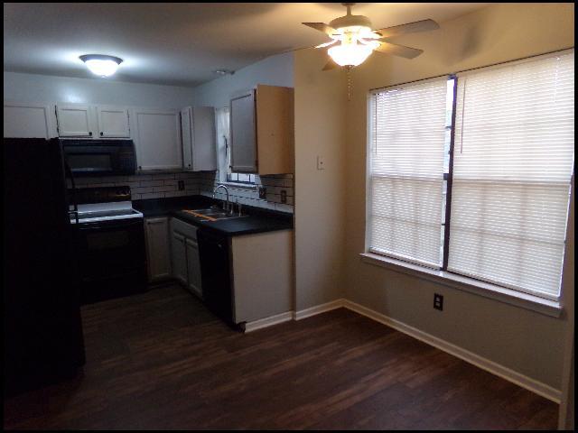 Building Photo - 35 Point W Cir