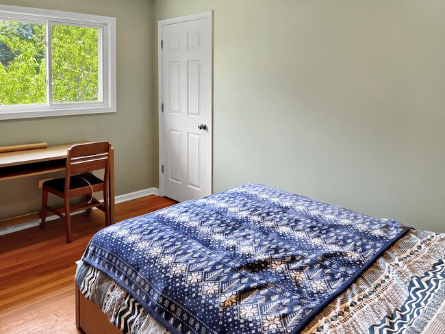 Building Photo - 5639 Main St