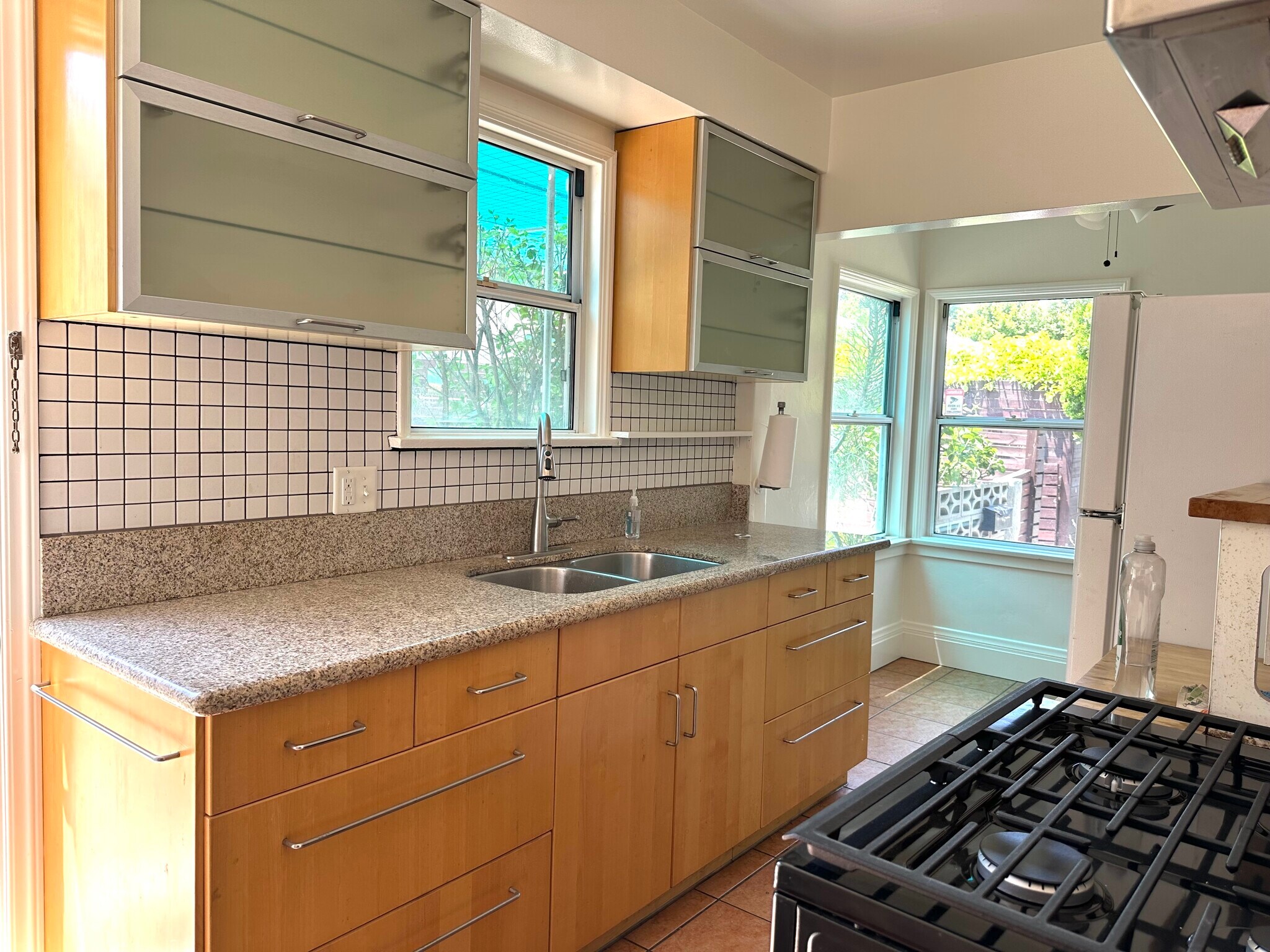 Kitchen - 4353 Verdugo Rd