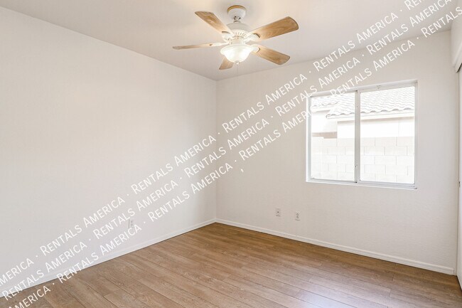 Building Photo - 12043 W Windrose Dr