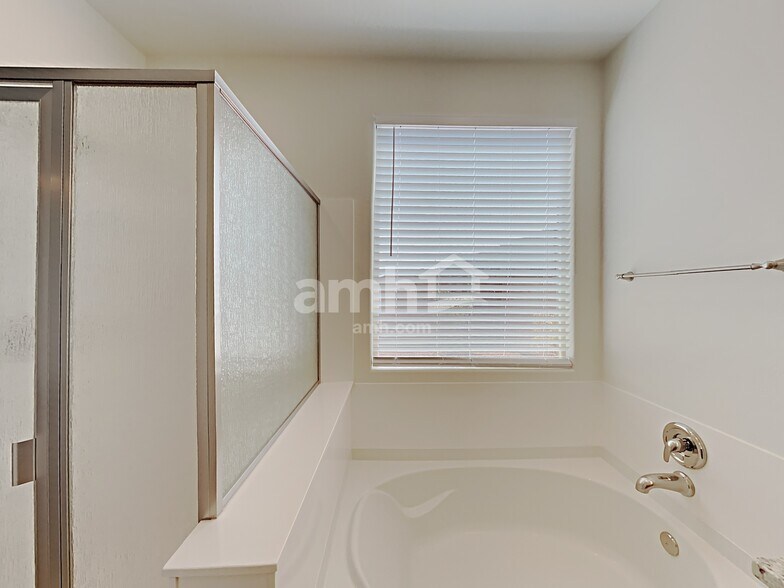 Building Photo - 18423 W Getty Dr