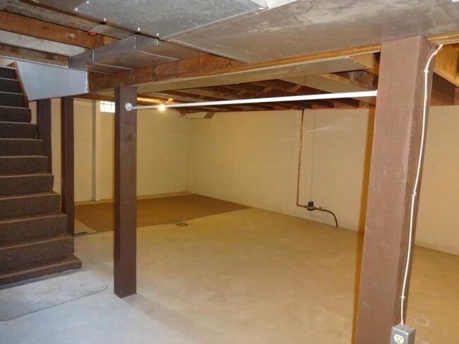 Building Photo - 414 N Hubert St