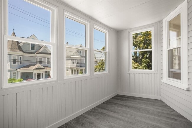 Building Photo - 133 Winthrop St