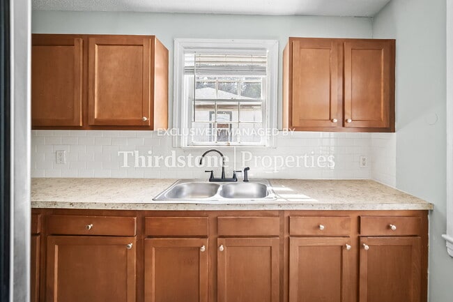 Building Photo - 8057 Oakwood St