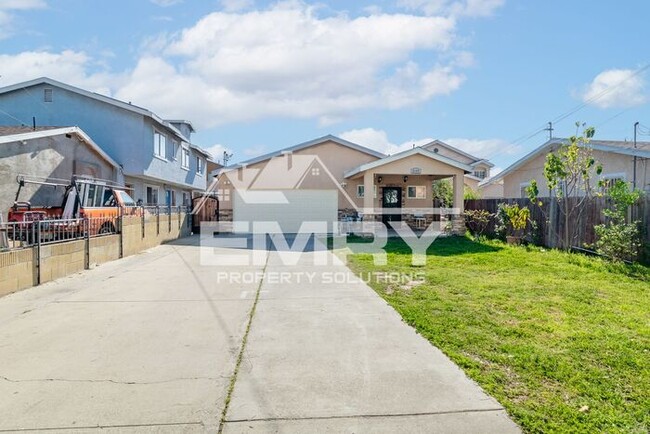 Building Photo - Beautiful 2 Bed Apartment in Huntington Pa...