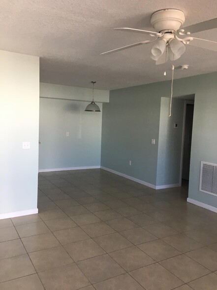 Dining area - 7225 Boca Ciega Dr