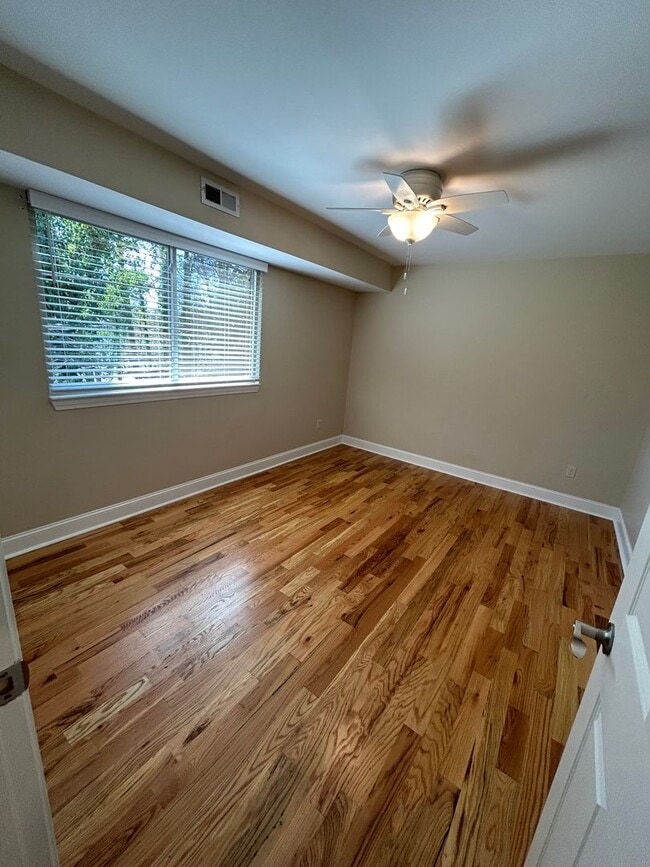 Building Photo - Downtown Morganton 3 Bedroom 2 Bath