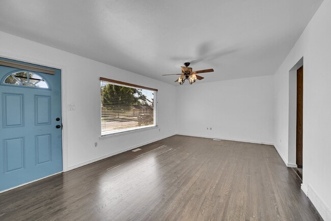 Building Photo - $2,040.95 with $300 off the first month's Rent - 4 Bedrooms, 2 Bathrooms, Single Family Home in C...