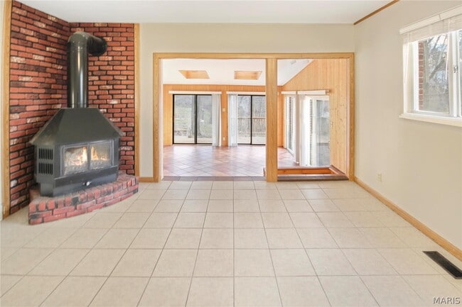 Building Photo - 2 Seawood Ct