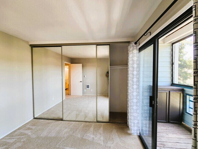 Building Photo - 2 bed 2 bath condo home with 2 patios in San Mateo