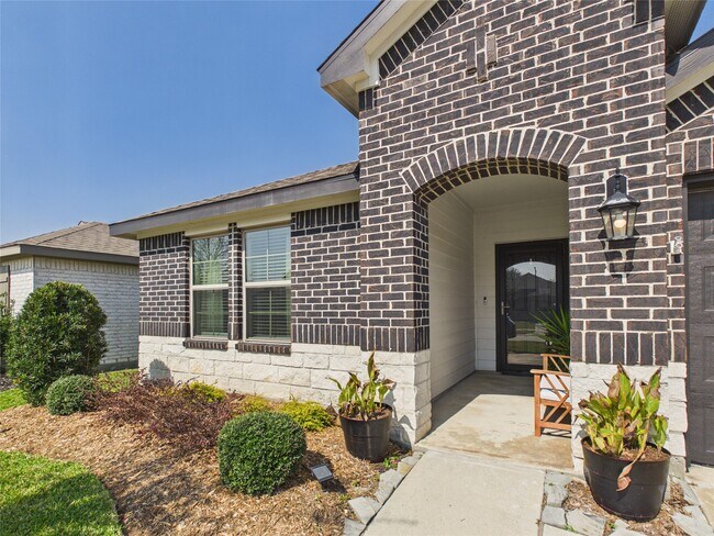 Building Photo - 11020 33rd Ave N