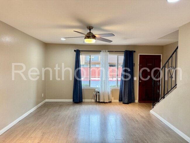 Building Photo - 9405 Gold Coast Dr
