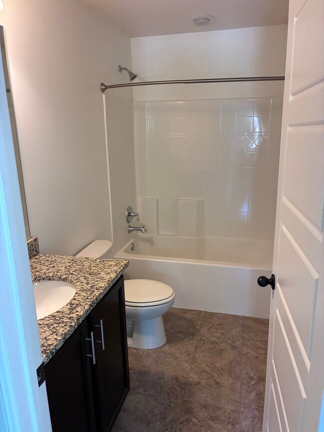 Building Photo - 2491 Mimms Ln
