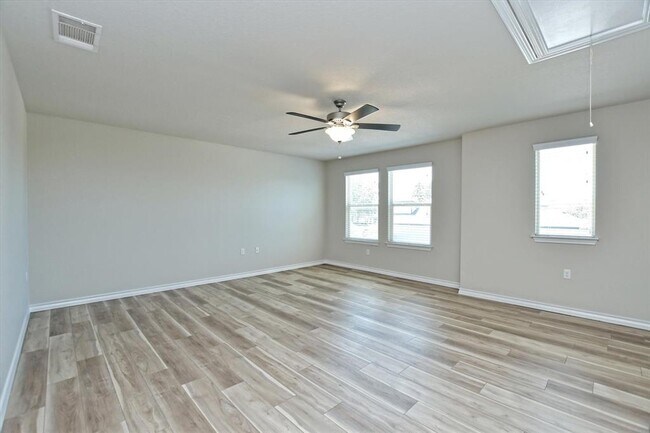 Building Photo - 11732 Saddle Rock Dr