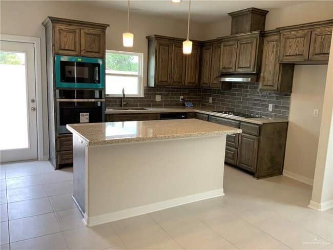 Building Photo - 27 Westway Ave