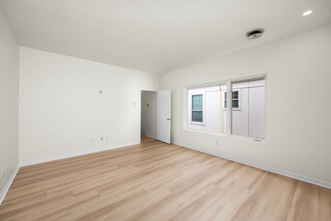 Building Photo - 5632 Kiam St