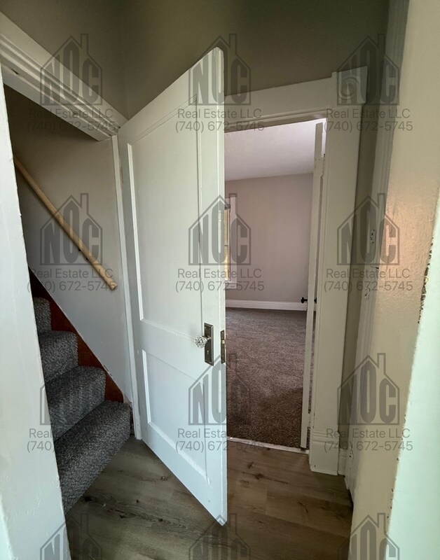 Building Photo - 726 E Main St