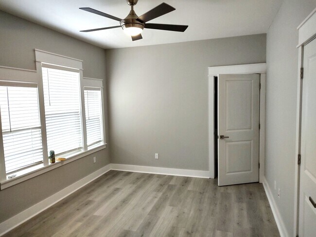 Building Photo - 4088 Biltmore Ave