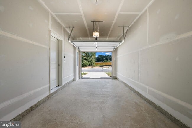 Building Photo - 8263 Longford Rd