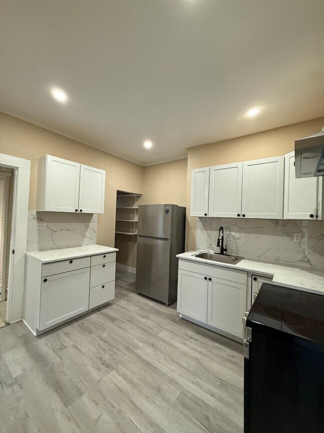 Primary Photo - 249 2nd St