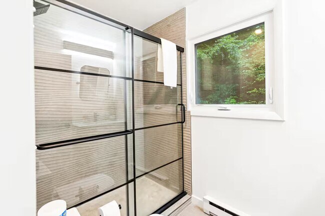 Building Photo - 2364 Willard Rd