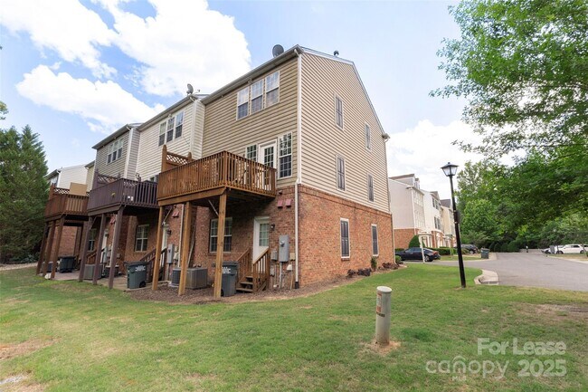 Building Photo - 5405 Werburgh St