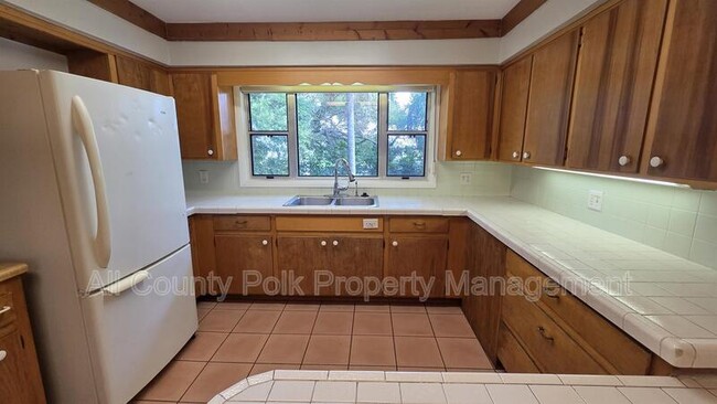Building Photo - 205 Catherine Ave