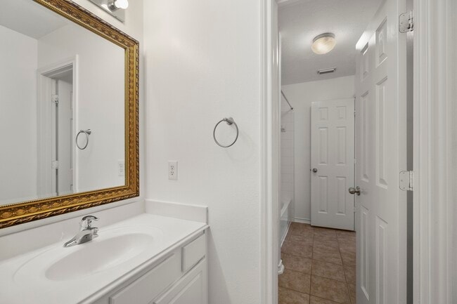 Building Photo - 5030 Birch Manor Ln