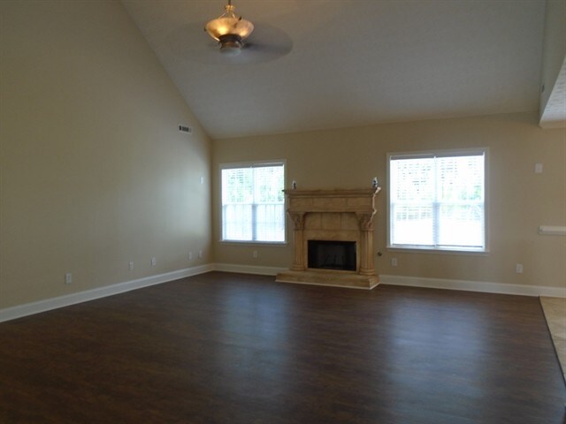 Building Photo - 120 Blue Smoke Trail