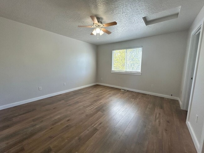 Building Photo - Beautiful4 Bedroom Home in Kuna