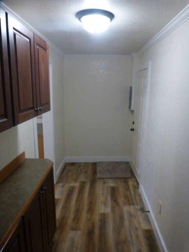 Building Photo - APPLCATION PENDING - West Side Apartment
