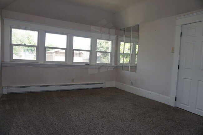 Building Photo - Amazing Remodel Salt Lake Home