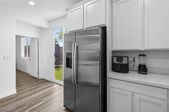 Building Photo - 9446 Sequoia Rdg Ave