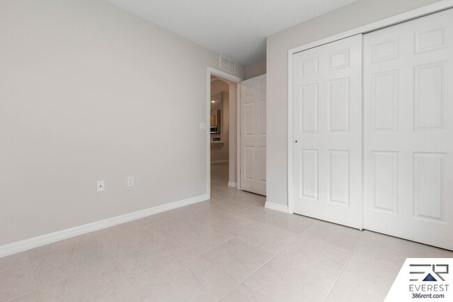 Building Photo - 8 Sleepy Hollow Trail