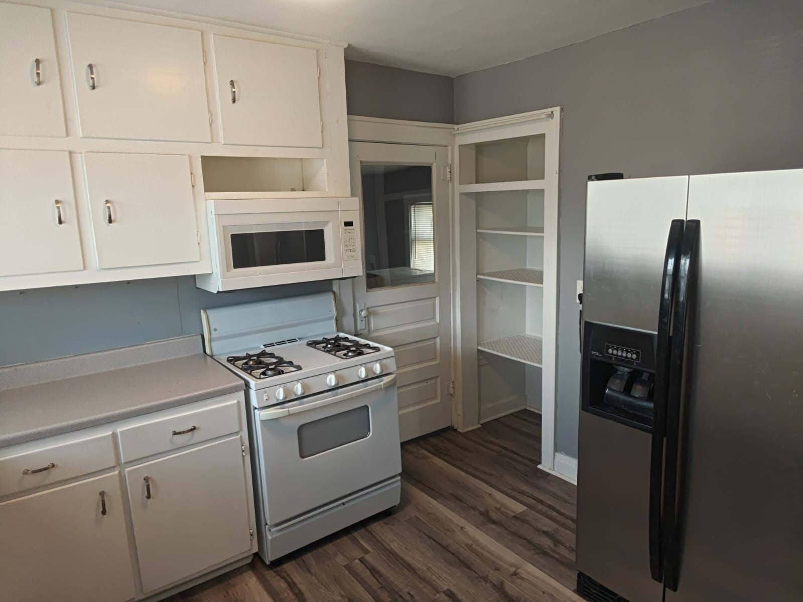 Kitchen - 107 N Oak St