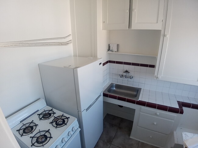 Building Photo - 44 Alamitos Ave